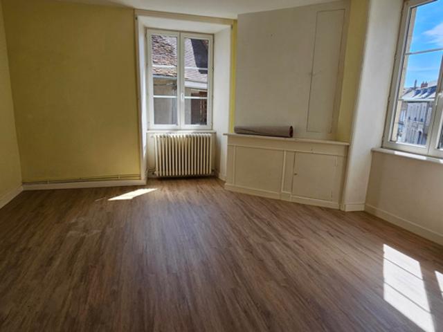 Bâtisse de charme avec 2 logements indépendants