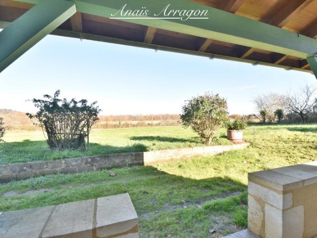 Bâtisse en pierre 150 m² + grange 113 m² – Terrain 3 000 m² – Montayral à 2 min commerces 47