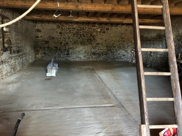 BATISSE EN PIERRE DE 107 m2 A REHABILITER
