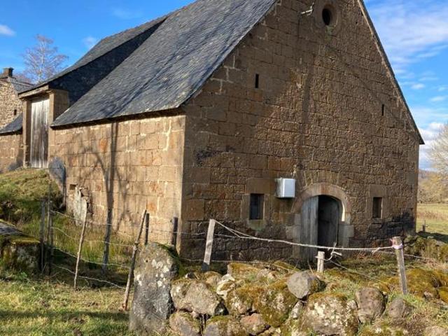 Bâtisse en pierre de 288m²