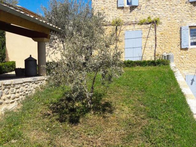 Bâtisse Provençale 10 pièce s de 243,07 m2