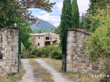 Batisse Rare proche centre de Privas à Rénover