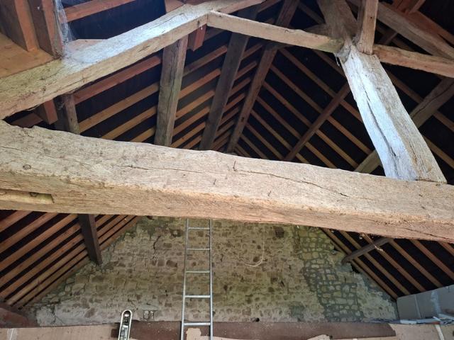 Maison en pierre brute, fond impasse à 15min d'Alençon, accès rapide péage accès LE MANS 35 min, 1h40 PARIS