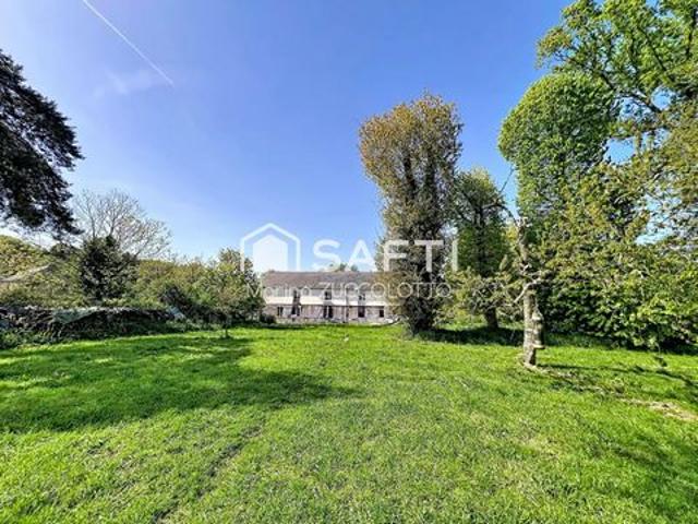 Bâtisse 280m2 / Terrain 12300m2
