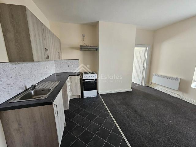 Batley Road, Heckmondwike 1 bed flat to rent £600 pcm £138 pw