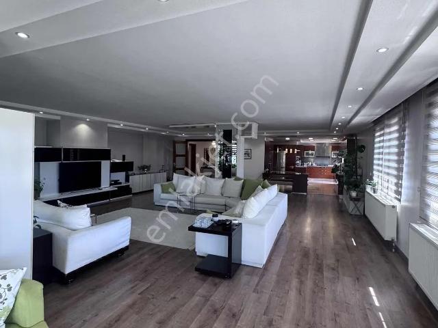 Batmanda Eşi Benzeri Olmayan 500 M² 6+1 Teraslı Malikâne