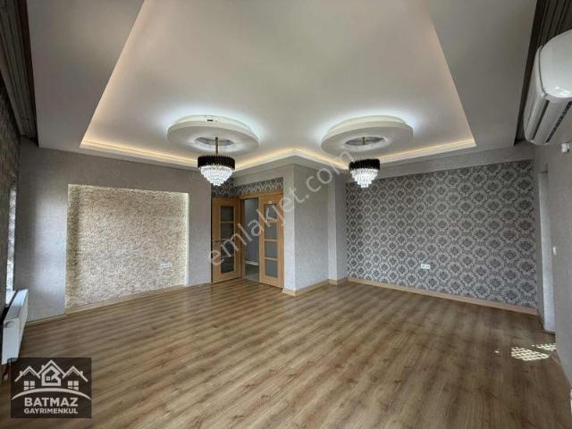 Batmaz'dan Beykent Cadde Üzeri 3+1 Kiralık Bakımlı Daire