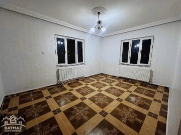 Batmaz'dan Şehitkamil Hastane Cvr. 3 Katlı Müstakil Ev