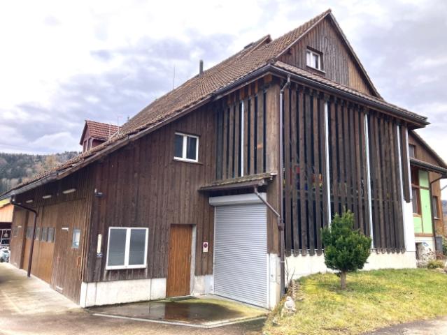 Baubewilligtes 2 Wohnungs Projekt mit grosser Halle und 2'705 m³ Gebäudevolumen
