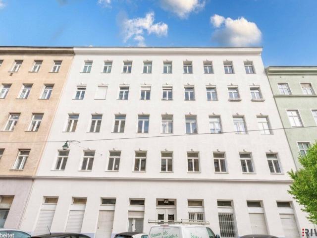 Baubewilligter DG Ausbau Nähe Einsiedlerpark | 5 Wohnungen | Raumhöhen bis ca. 2,8 m