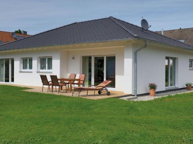 Bauen muss wieder bezahlbar sein mit unserem Aktionshaus für Preisbewusste! Informieren Sie sich gern auf www.heidenheim mv.de unter Aktionshaus