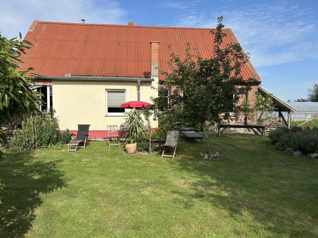 Bauernhaus mit 6399 Qudratmeter Land mitten auf den Feldern