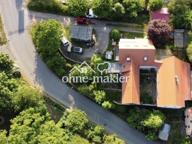 Bauernhaus mit Werkstatt und mediterranem Innenhof