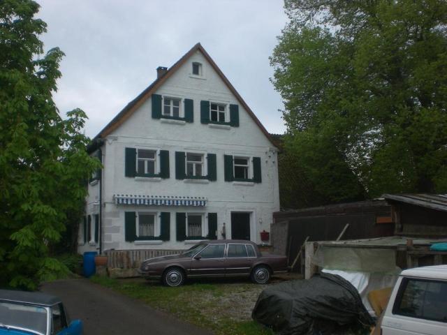 Bauernhaus Freistehend Grund ums Haus zu Kaufbar