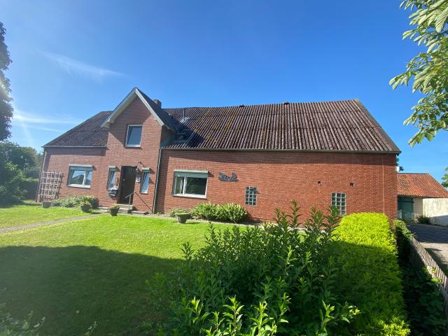Bauernhaus/ Resthof mit 2 Wohneinheiten in 23617 Eckhorst