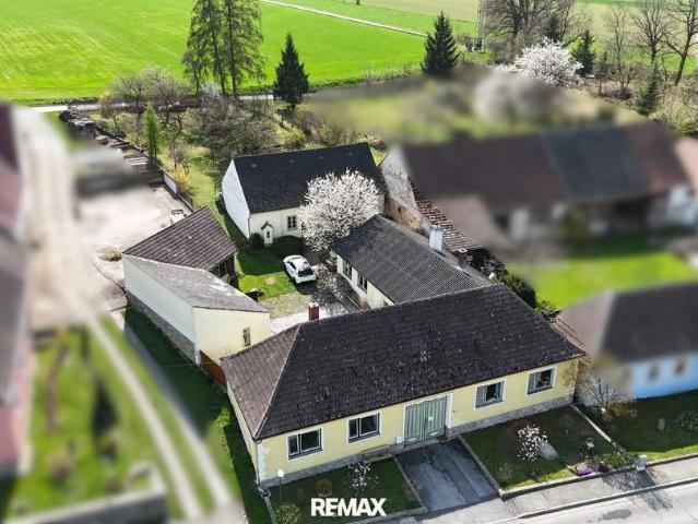 Bauernhaus uneinsehbarem Innenhof und Garten