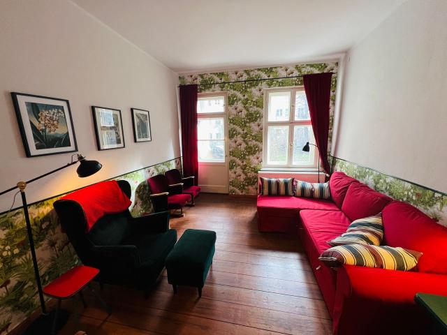 Bauhaus apartment in Prenzlauer Berg, Berlin, Berlin Amsterdam Apartments for Rent