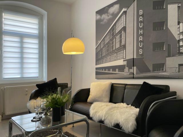 BAUHAUS Design luxury apartment, 20s, with garden