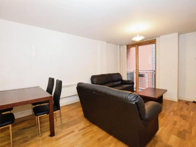 Bauhaus, 2 Little John Street. 2 bed flat to rent £1,500 pcm £346 pw