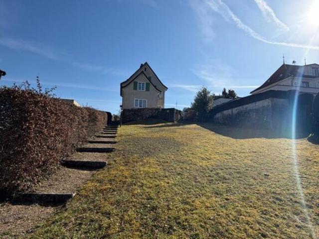 Bauland und Wohnhaus Grundstück mit doppeltem Potenzial