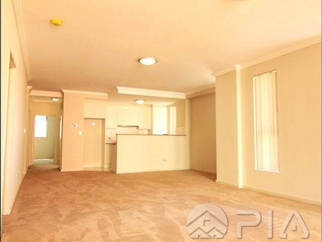 Baulkham Hills Gardens spacious three bedrooms for lease !