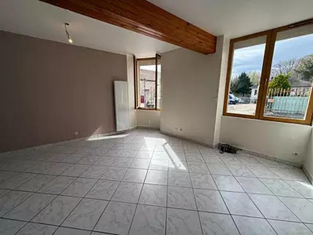 Baulne 91590 Location appartement 1 pièce t1 au dernier étage