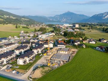TRIO BEZUGSFERTIG SOMMER 2026 PROVISIONSFREI! Mondsee 2 Zi. Gartenwohnung mit ca. 90 m² Garten BAURECHTOBJEKT