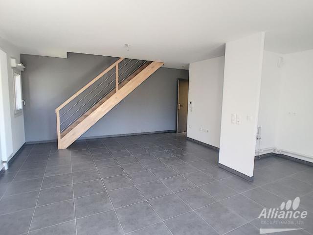 BAVANS T3 DUPLEX AVEC 2 TERRASSES