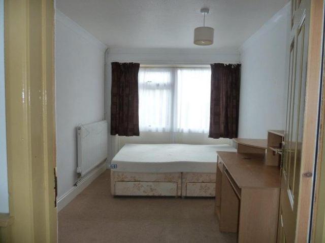 Bawden Close 4 bed house share to rent £1,680 pcm £388 pw