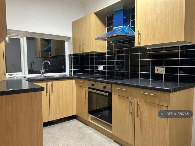 Baxter Avenue, Southend On Sea, SS2 2 bed flat to rent £1,375 pcm £317 pw