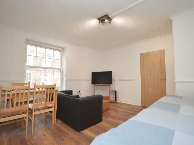 Baxter House, Tower Hamlets E3, Room to rent, £895 pcm | PrimeLocation