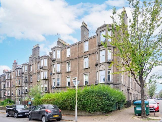 Baxter Park Terrace, Dundee DD4, 2 bed flat to rent, £1,100 pcm | PrimeLocation