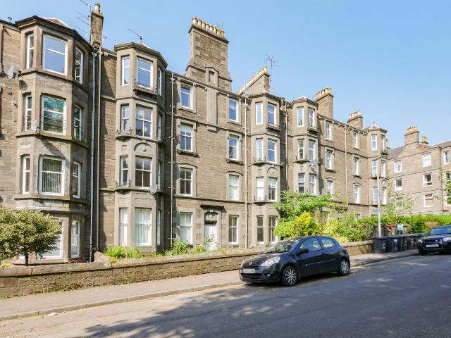 Baxter Park Terrace, Dundee DD4, 2 bed flat to rent, £900 pcm | PrimeLocation