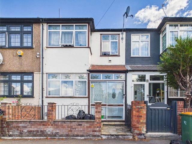 Baxter Road, London E16, 3 bed detached house to rent, £2,200 pcm | PrimeLocation