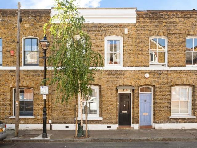 Baxendale Street, London, E2 3 bed house to rent £6,500 pcm £1,500 pw