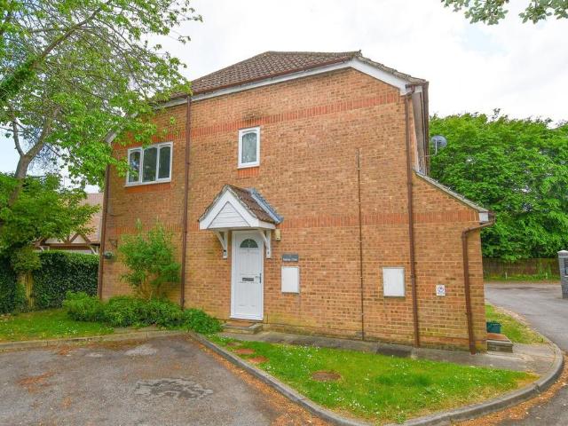 Baytree Close, Park Street, AL2 1 bed flat to rent £1,200 pcm £277 pw