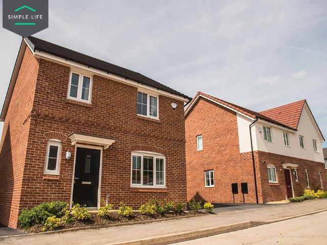 Baytree Lane, Middleton, Manchester M24 4 bed semi detached house to rent £1,435 pcm £331 pw