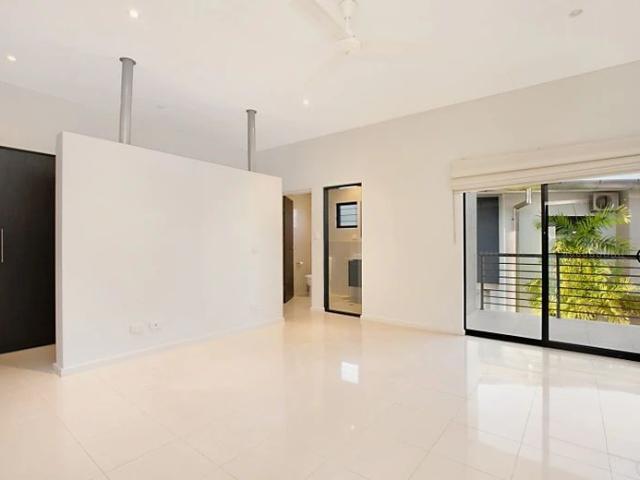 BAYVIEW TOWNHOUSE
