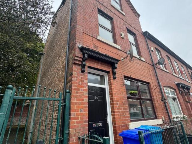Baywood Street, Manchester M9 4 bed end of terrace house to rent £978 pcm £226 pw