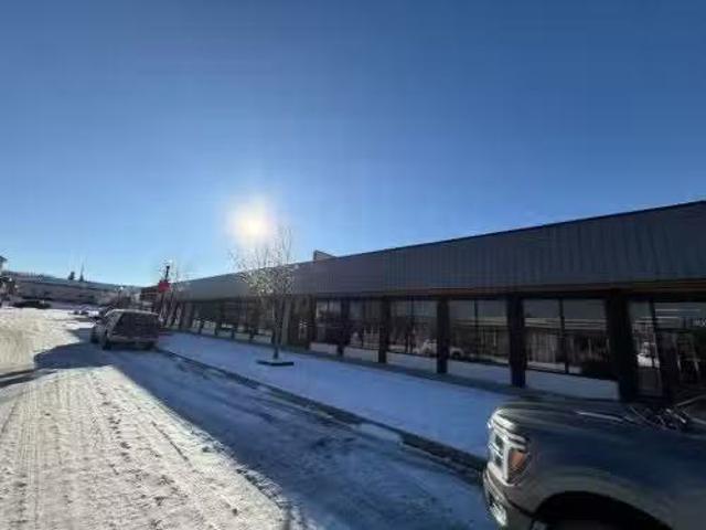 Bay 1 111 Government Road, Hinton, AB, T7V 1B7 commercial fo.