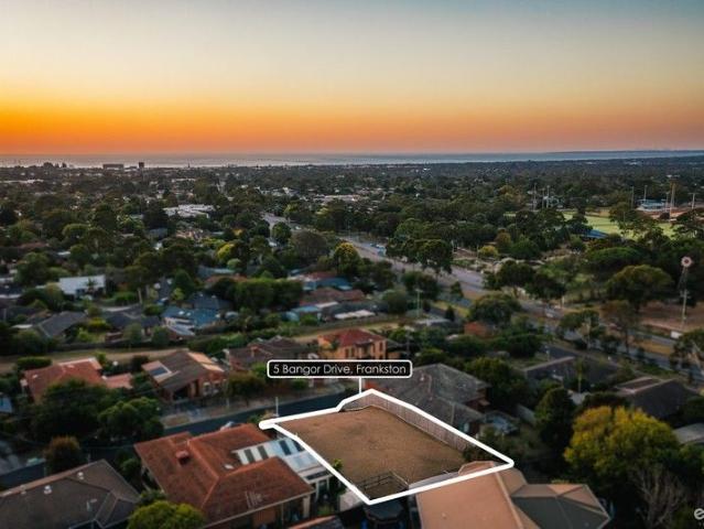 Bay & City Views in the Marylands Estate