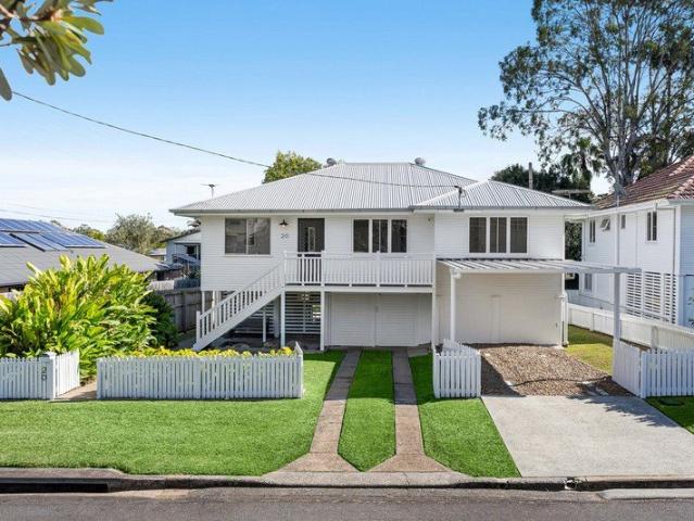 Bay Breezes and Family Space on 622sqm