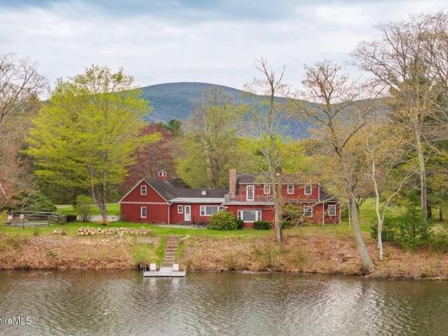 Bay Ln, Sheffield, Home For Sale