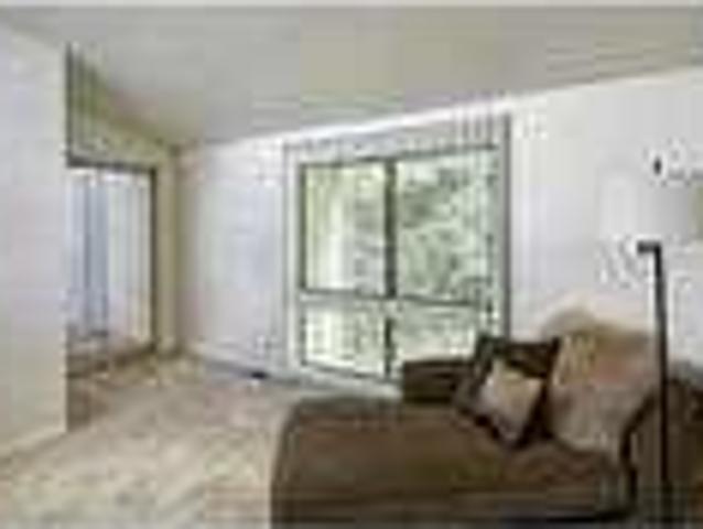 Bay makes the most of an urban lifestyle in a suburban setting. $785/mo