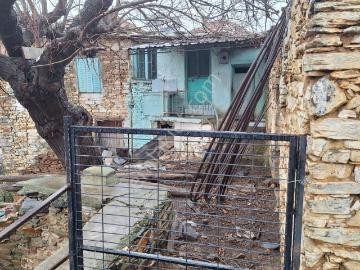 Bayındır Söğütören Köyünde 280m2 Arsada 2 Katlı Taş Köy Evimiz Satılıktır