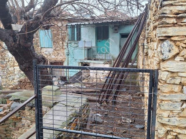 Bayındır Söğütören Köyünde 280m2 Arsada 2 Katlı Taş Köy Evimiz Satılıktır