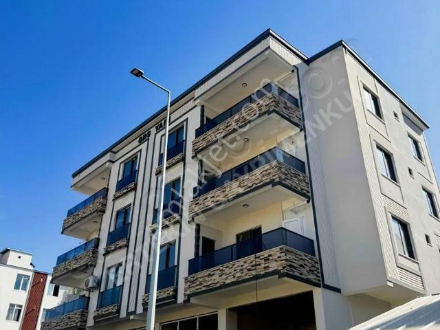 Bayındırlıkta Geniş 100m2 2+1 Lüx Daire