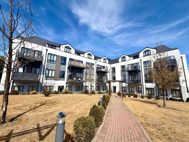 Bay Tree Avenue, Leatherhead KT22, 1 bed flat to rent, £1,450 pcm | PrimeLocation