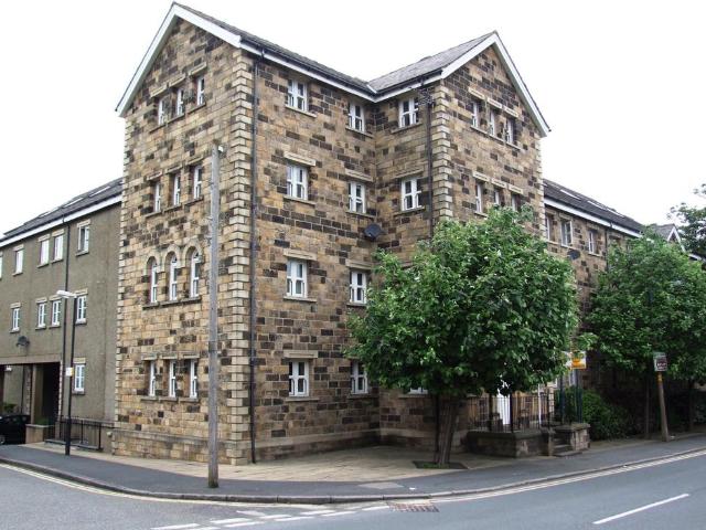 Bay View Court, Station Road. 1 bed flat to rent £750 pcm £173 pw