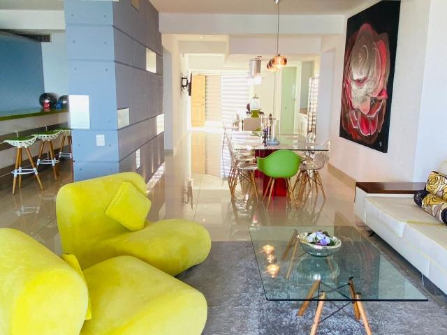 Bay View Grand Piso #10
